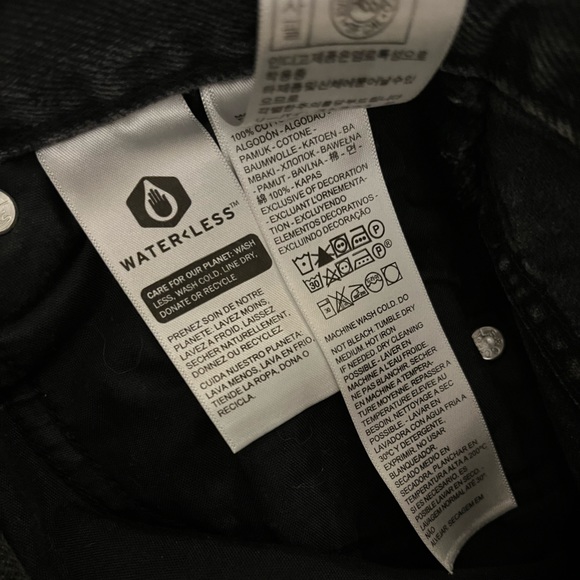 LEVI’S High Waisted Mom Jeans Black Distressed Size 26 - Picture 14 of 16